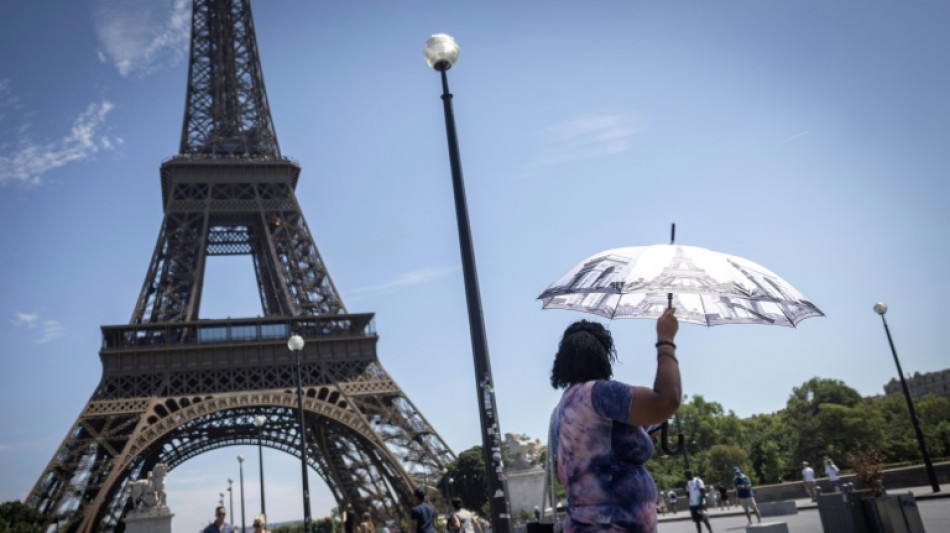  Gluthitze in Frankreich: Touristenattraktionen wie der Eiffelturm schlie&szlig;en fr&uuml;her 