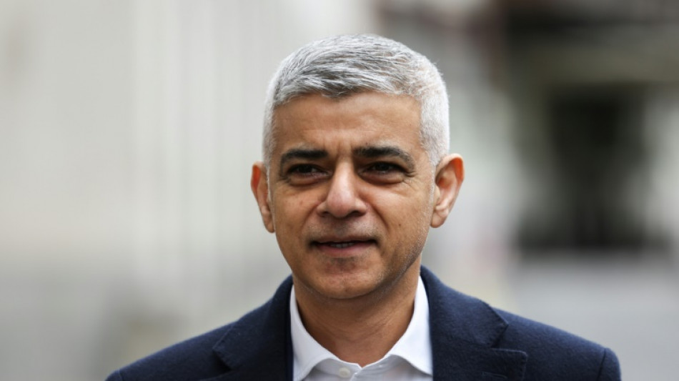 Deutsche Tageszeitung London mayor Khan wins historic third term as