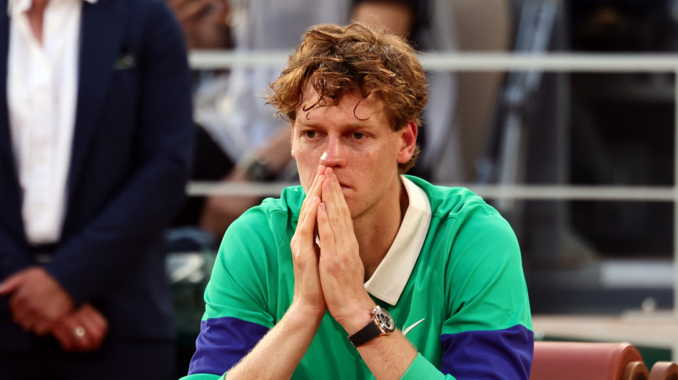 R.Garros: Sinner 'piangere non serve ma perdere cos&igrave; fa male'