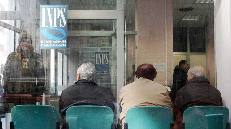  Dalla stretta su rivalutazione delle pensioni risparmi lordi per 14,2 miliardi in 10 anni 