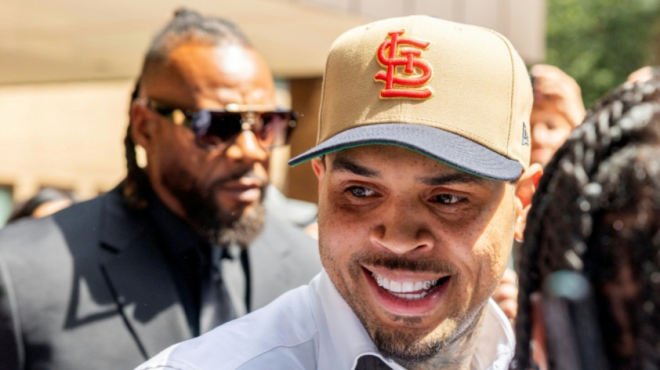  US singer Chris Brown admits new brawl charge, avoids UK trial 