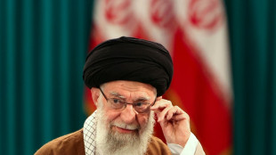 Le cort&egrave;ge fun&egrave;bre de Khamenei d&eacute;bute sa travers&eacute;e de T&eacute;h&eacute;ran