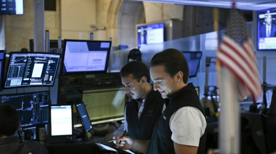 Wall Street avance prudemment, le regard tourné vers la Fed et les résultats d'entreprises