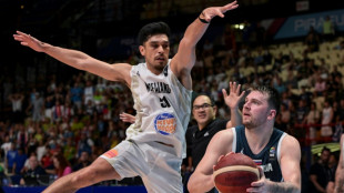 Doncic y Antetokounmpo se citan en semifinales del Preol&iacute;mpico de b&aacute;squet