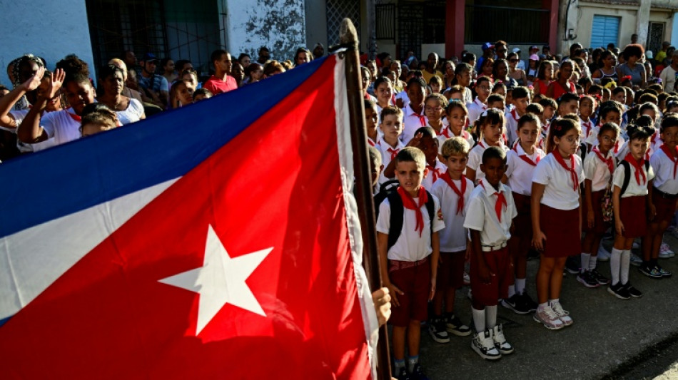  Apag&otilde;es, falta de professores e uniformes marcam in&iacute;cio do ano letivo em Cuba 