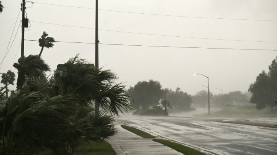  Isaias drenches southern US as weakened post-tropical cyclone 