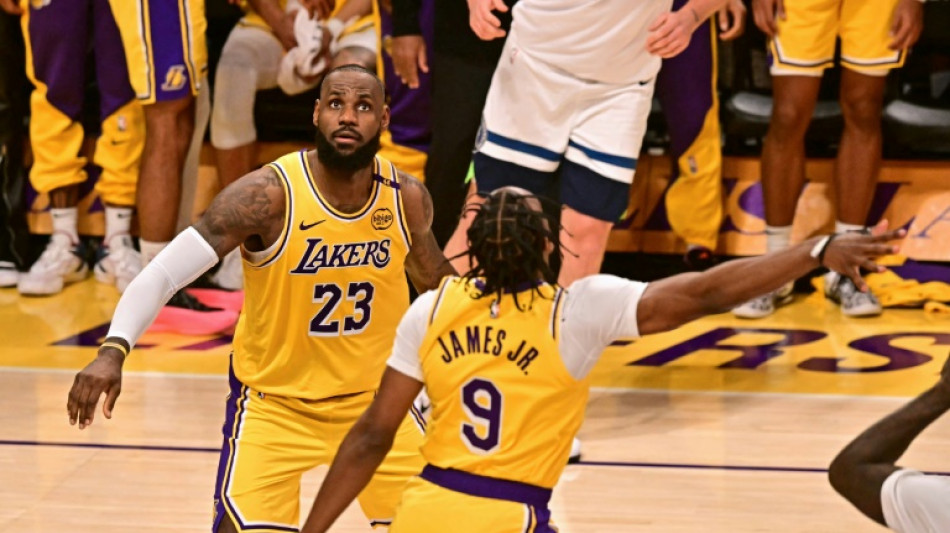NBA: premi&egrave;re pour LeBron et Bronny James, la saison est lanc&eacute;e