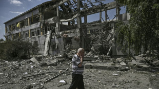 L'Ukraine réclame des armes lourdes pour Severodonetsk où se joue "le sort" du Donbass