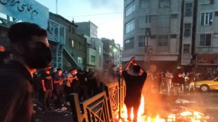 Ir&aacute;n bloquea acceso a redes sociales por protestas que ya se cobraron 17 vidas
