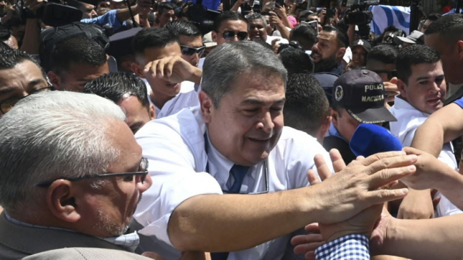 Ex-presidente hondurenho indultado pelos EUA vai se defender em liberdade 