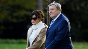 Ex-primeira dama dos EUA Melania Trump anuncia a morte da m&atilde;e