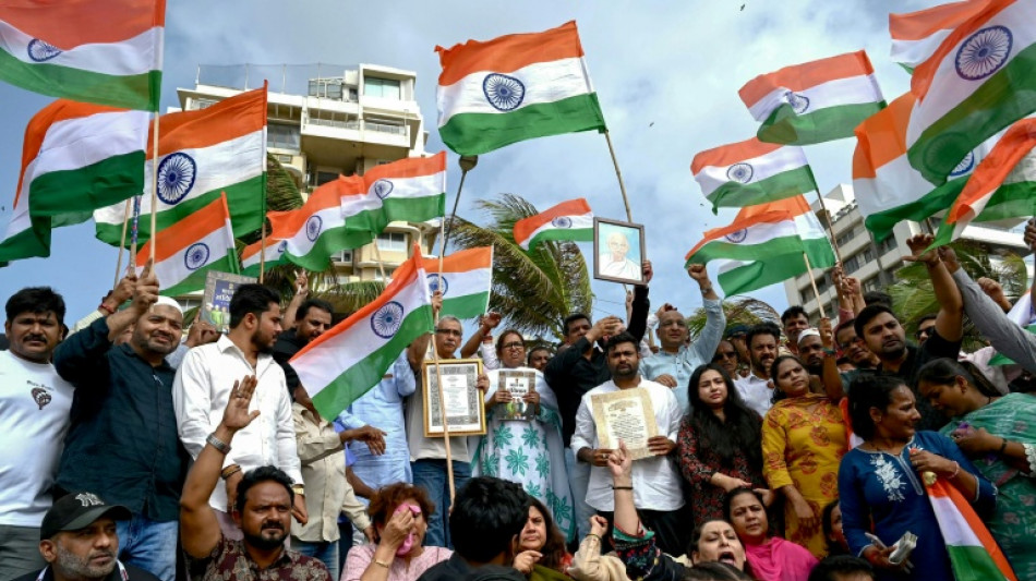  India's 'cockroach' protest movement keeps heat on Modi 