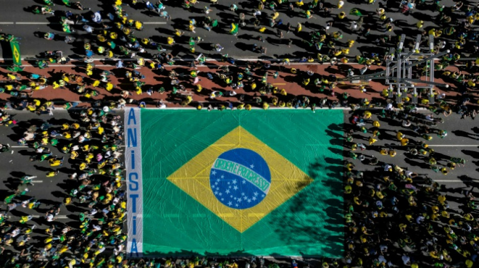 Apoiadores de Bolsonaro vão às ruas após sanções dos EUA