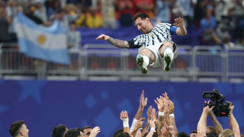  Messi inspires Argentina great escape over Egypt, Swiss advance 