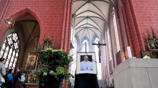 Offizielles Kondolenzbuch f&uuml;r verstorbenen Papst liegt ab Freitag in Berlin aus