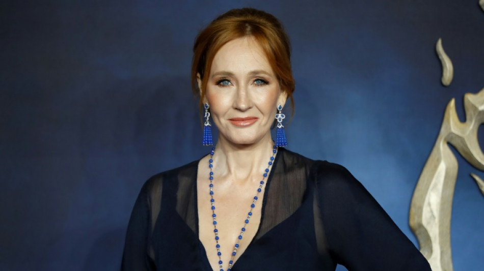 J.K. Rowling pr&ecirc;te &agrave; donner jusqu'&agrave; 1 million pour les enfants en Ukraine