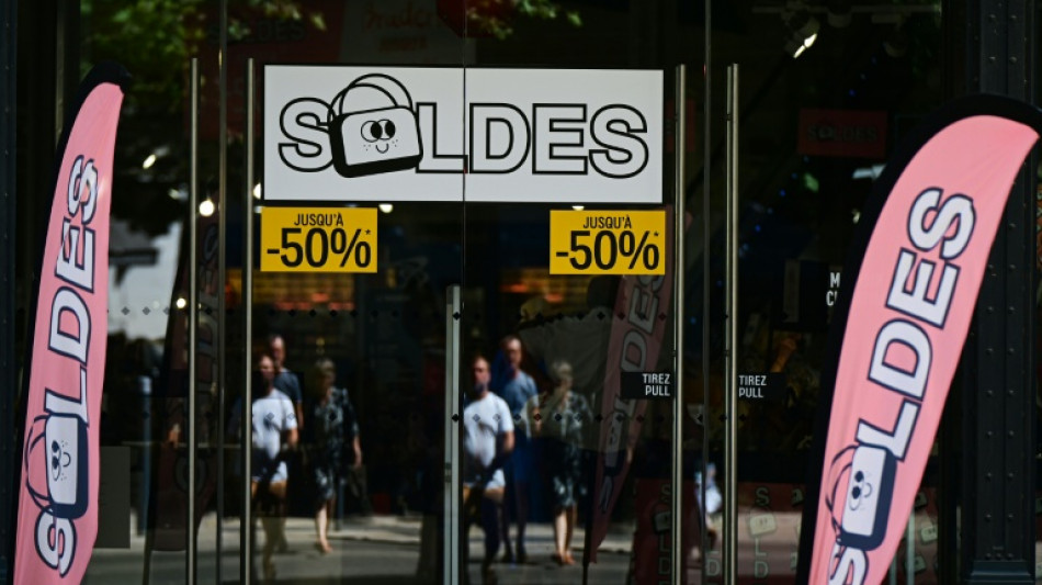  Des soldes d'&eacute;t&eacute; d&eacute;cevants, malgr&eacute; la prolongation en raison de la canicule 