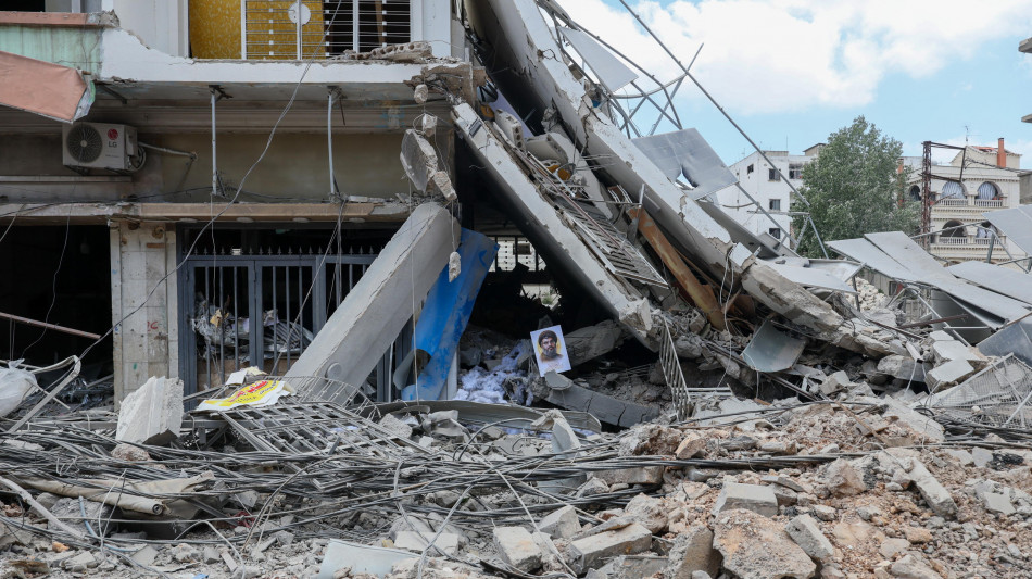  Protezione Civile, 'almeno 16 morti in raid israeliani nel sud del Libano' 