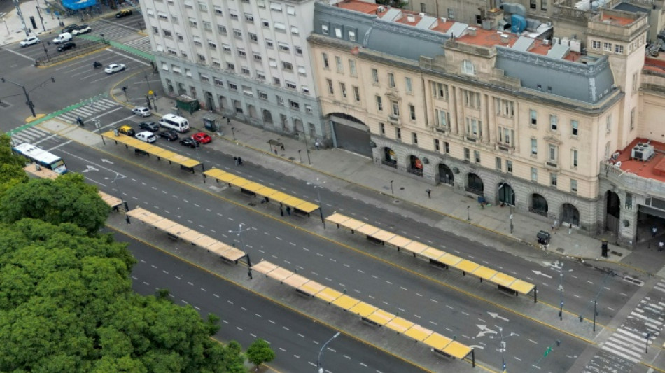  Menos autobuses por el aumento del combustible y los subsidios impagos en Argentina 