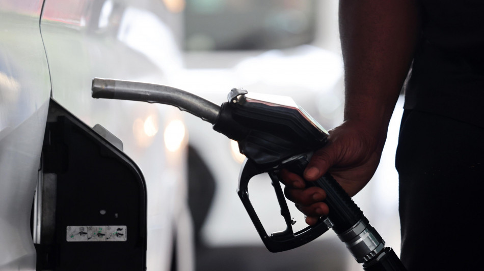 Il petrolio &egrave; in calo a New York a 80,93 dollari 