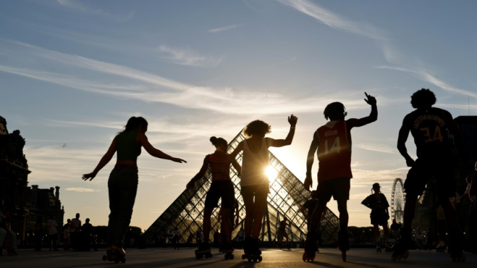 París apuesta por el río Sena para refrescar sus monumentos