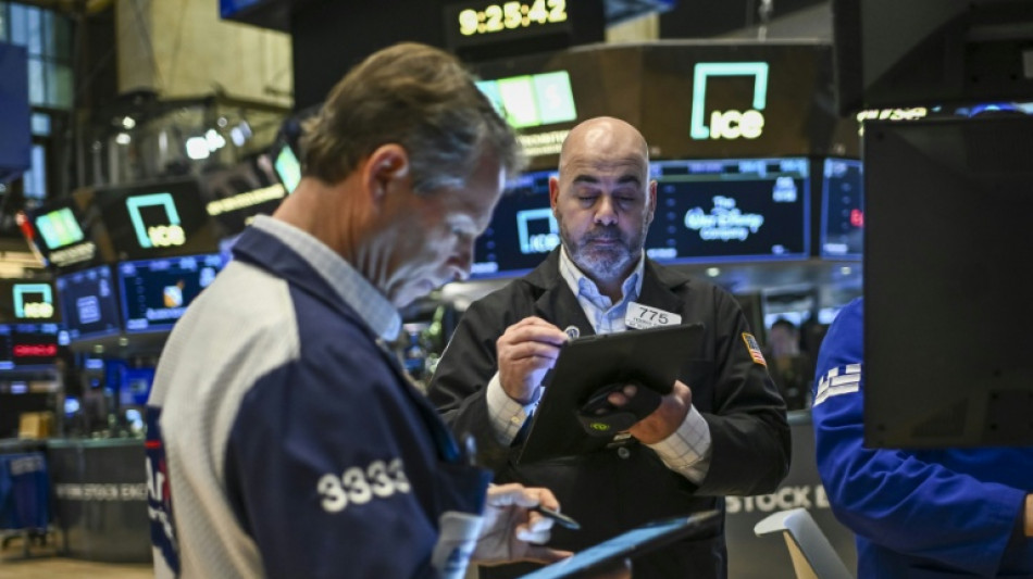 Wall Street en net recul, poursuit la dynamique entam&eacute;e la veille