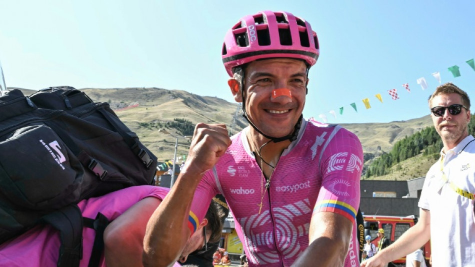 Carapaz climbs unopposed to Tour de France 18th stage win 