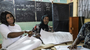 Le S&eacute;n&eacute;gal attend les r&eacute;sultats des l&eacute;gislatives, victoire revendiqu&eacute;e par le pouvoir et l'opposition