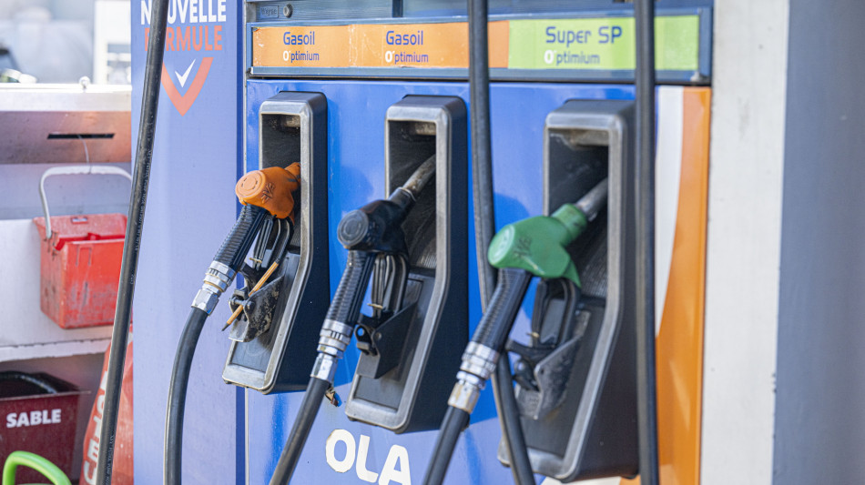  Prezzo petrolio in crescita, Wti scambiato a 97,74 dollari 