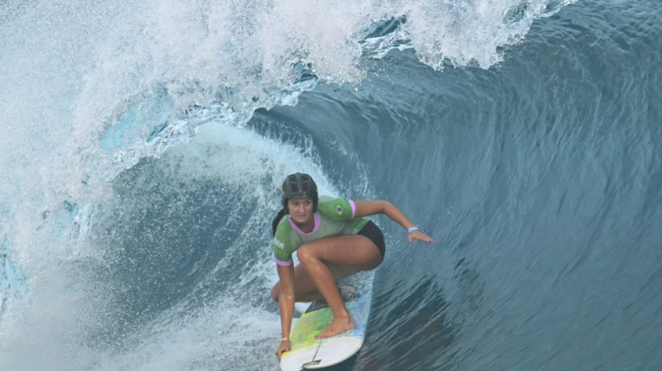 Luana Silva avan&ccedil;a &agrave;s oitavas do surfe de Paris-2024; Tati Weston-Webb e Tain&aacute; v&atilde;o para repescagem