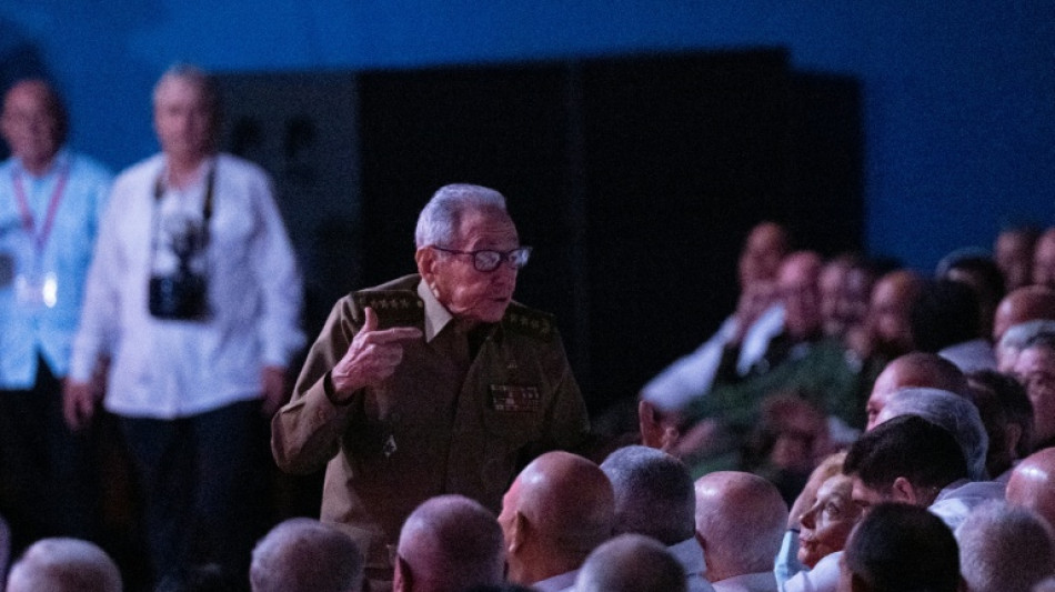  Ra&uacute;l Castro aparece na TV cubana 