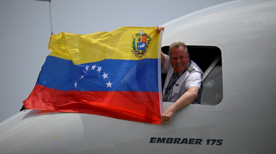  Erster direkter Linienflug zwischen USA und Venezuela seit 2019 in Caracas gelandet 