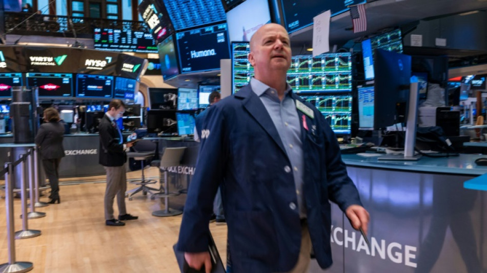 Wall Street ouvre en baisse apr&egrave;s un record pour le Nasdaq