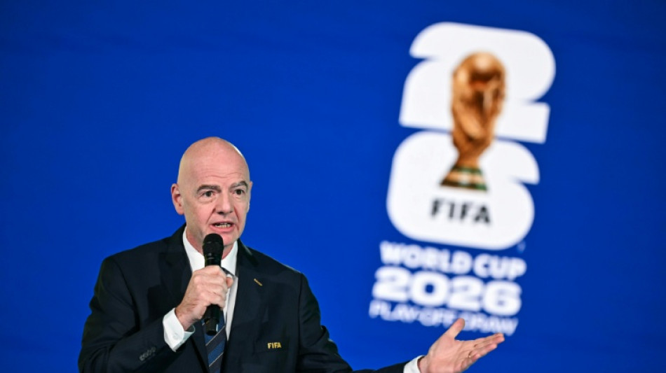  Infantino confirma candidatura &agrave; reelei&ccedil;&atilde;o como presidente da Fifa, apesar da crise 