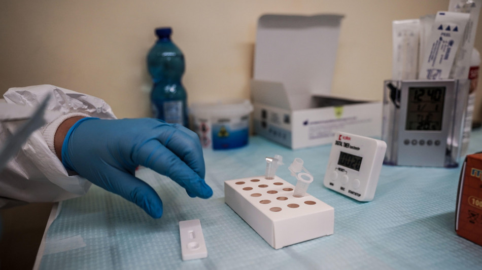  Va in pensione Viale, infettivologo in prima linea dall'Aids al Covid 