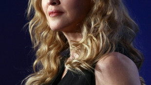 Madonna é hospitalizada com infecção bacteriana e turnê é adiada