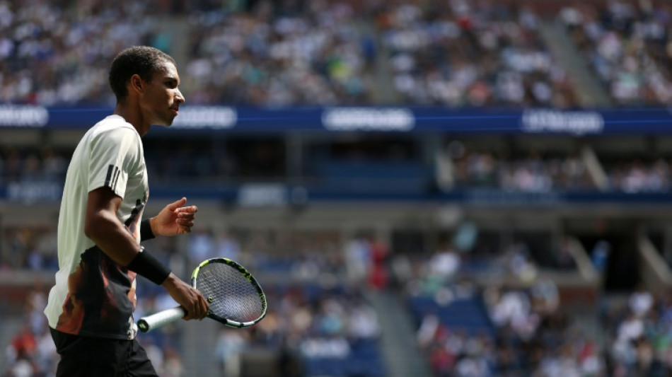 Auger-Aliassime elimina De Minaur e volta &agrave; semifinal do US Open