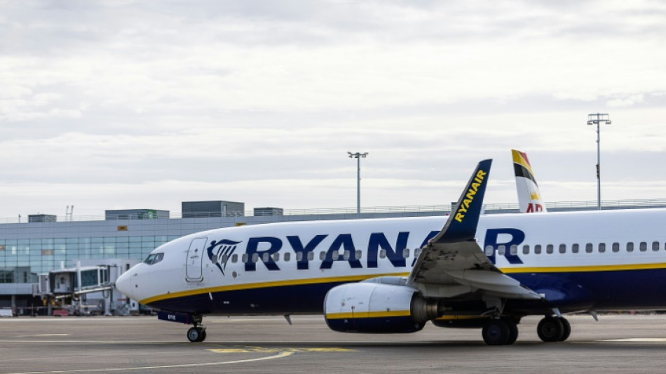 Greek police find no bomb on Ryanair flight from Poland