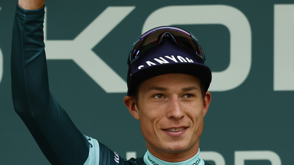 Tour: Philipsen cade in volata ed &egrave; costretto al ritiro