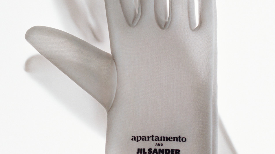  Jil Sander alla Design Week, la lettura ha i guanti bianchi 