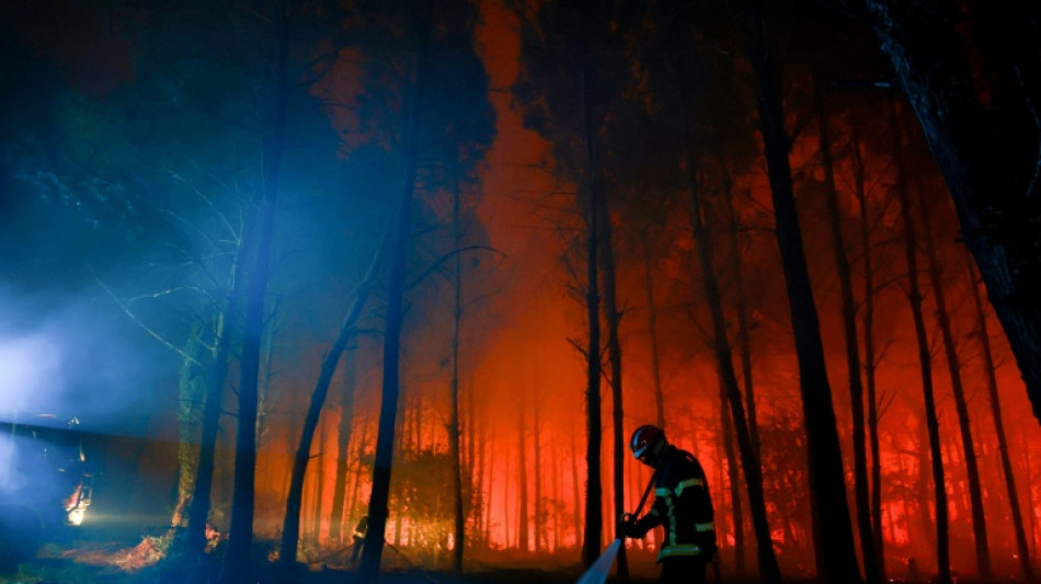  Landes: l'incendie a progress&eacute; &agrave; 1.100 hectares, mais pas de d&eacute;g&acirc;ts majeurs 