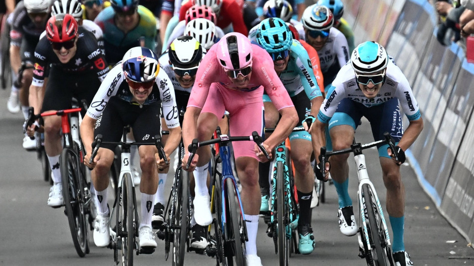Giro: a Matera il tris in rosa di Pedersen, '&egrave; stata molto dura'