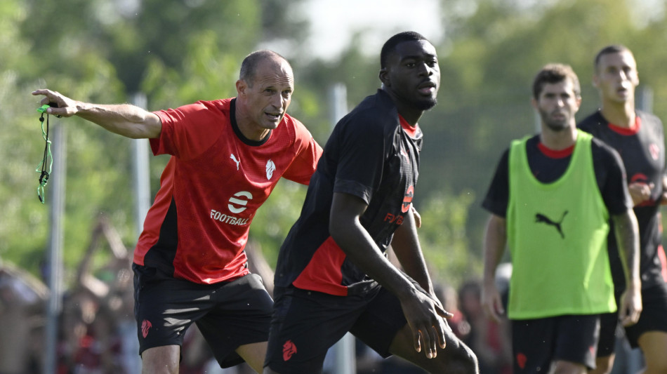 Milan: Allegri, piena sinergia con la societ&agrave; sul mercato
