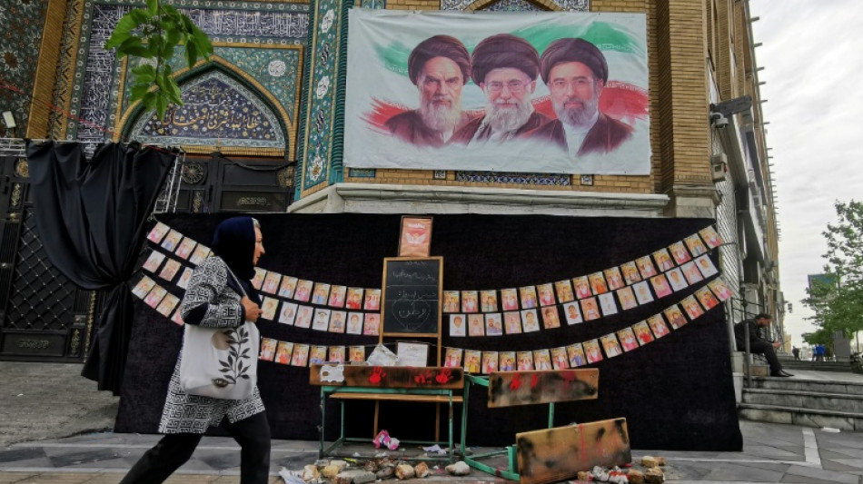  Oil rises, stocks swing as peace talk hopes wobble 