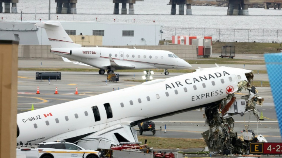  Controladores a&eacute;reos deixaram seus postos antes de acidente em Nova York 