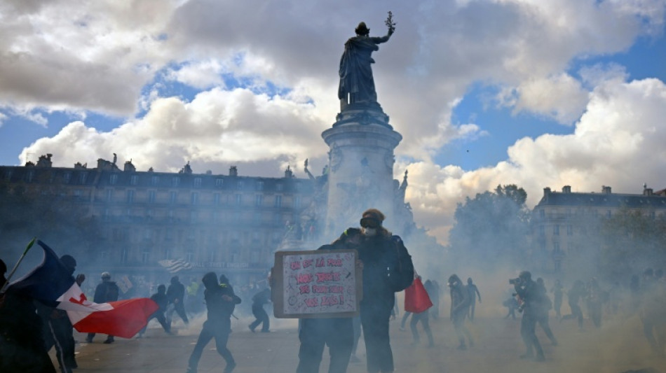 Mobilisation du 17 octobre: des milliers de manifestants en r&eacute;gion, de vives tensions &agrave; Paris et Marseille 