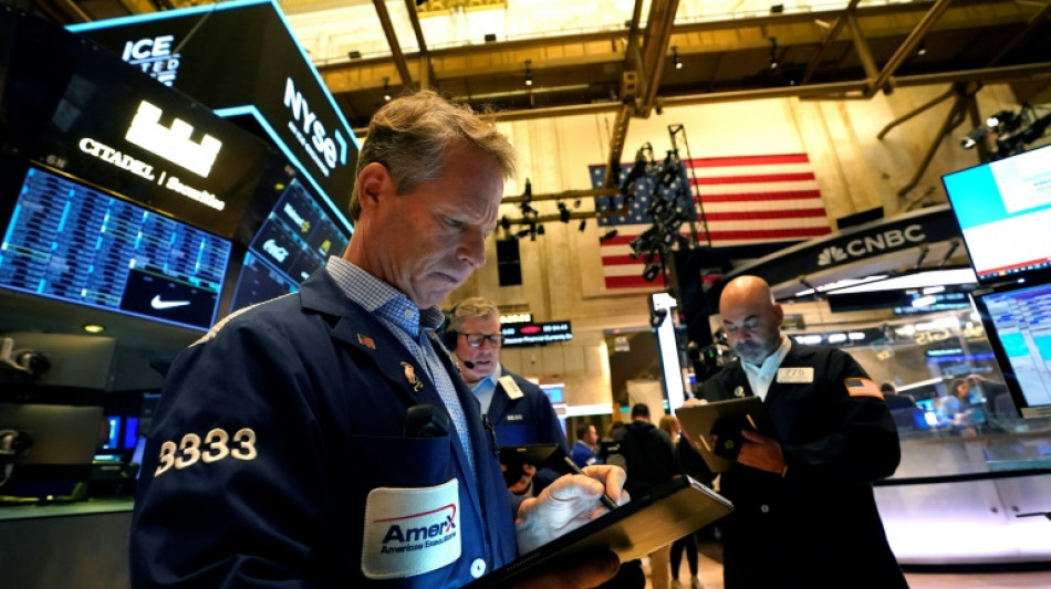 Wall Street en net repli, Nvidia d&eacute;&ccedil;oit et les incertitudes p&egrave;sent 