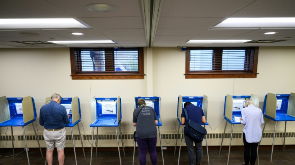  Resultado dividido para la izquierda y el centro en primarias dem&oacute;cratas de EEUU 