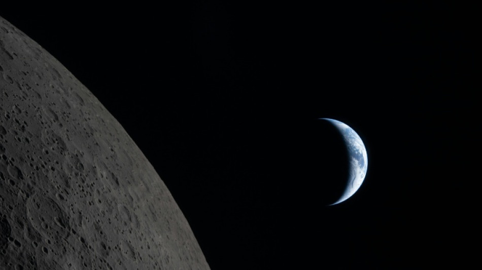  Artemis and ISS astronauts share celestial call 