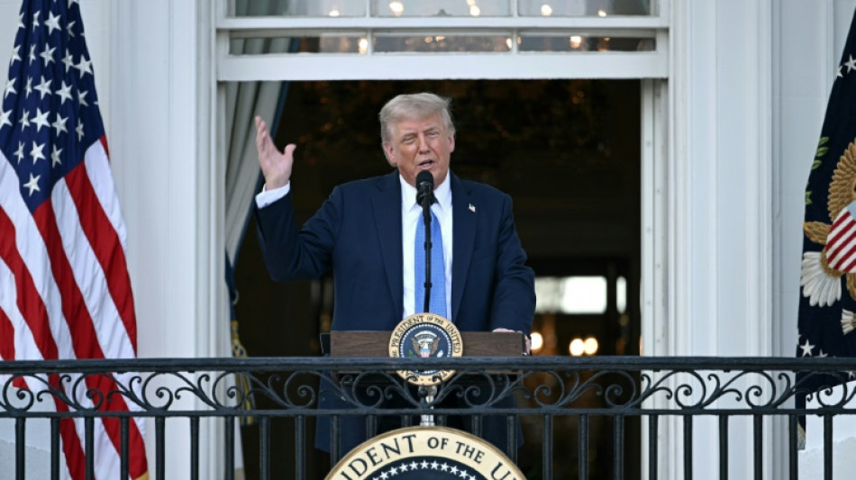 Trump pro&iacute;be ou restringe entrada nos EUA a cidad&atilde;os de 19 pa&iacute;ses